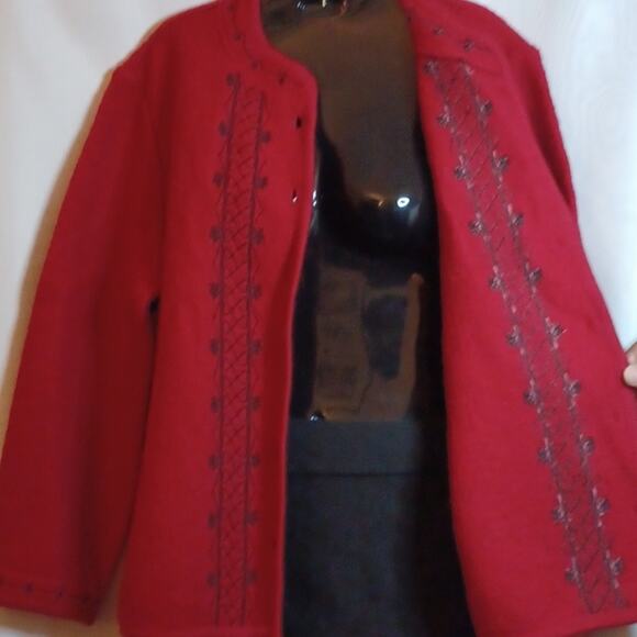THE TOG SHOP Women's Red Wool Embroidered Sweater. M - Picture 8 of 12